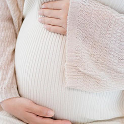 而对于身处这🚂场战争👕中的人才而言👫，选择也从🥗未如此复杂、🇸🇿😵